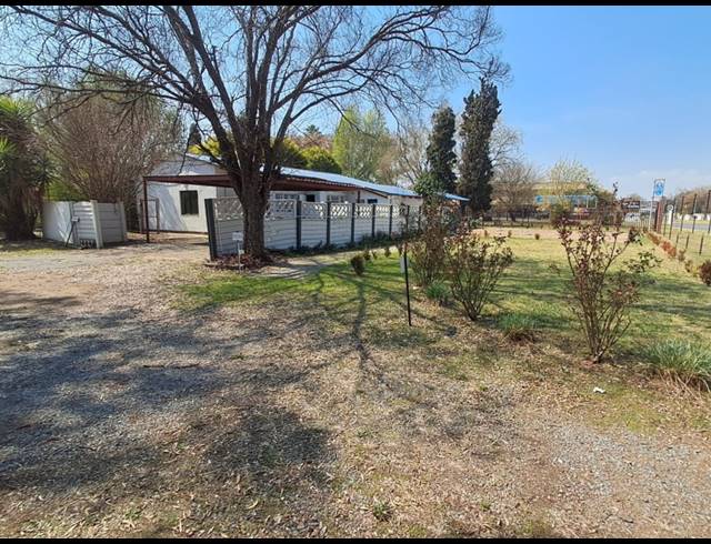 250M² RESTAURANT FOR SALE IN THREE RIVERS
